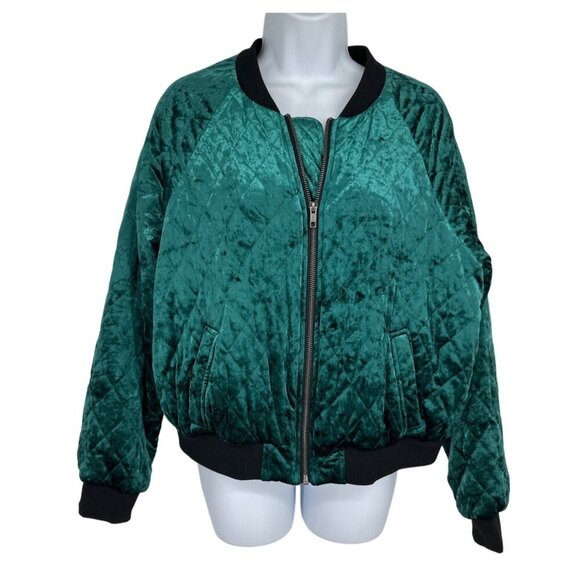 Torrid Full Zip Green Velvet Quilted Bomber Jacket Size 1X - Picture 1 of 8